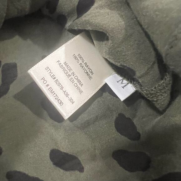 Bella Dahl Women's Button Down Army Green Animal Print Size‎ Medium - Picture 3 of 7